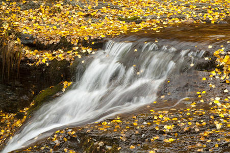 秋天的利拉兹瀑布