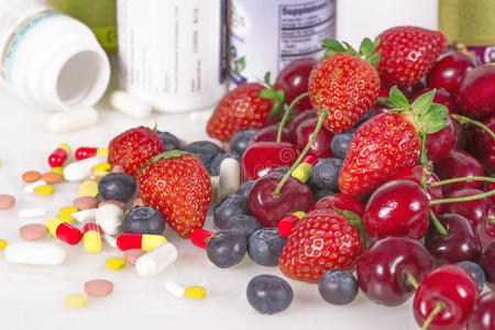 浆果维生素和营养补充剂
