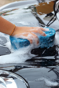 蓝色海绵洗车