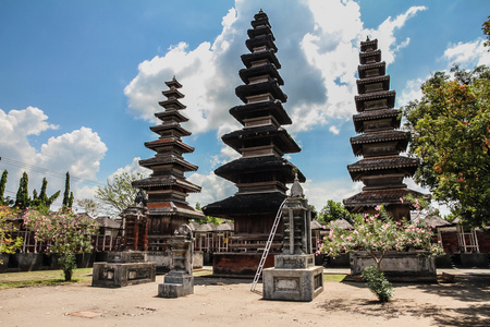 普拉梅鲁印度教寺庙马塔兰，龙目岛