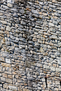 老石头砌的墙