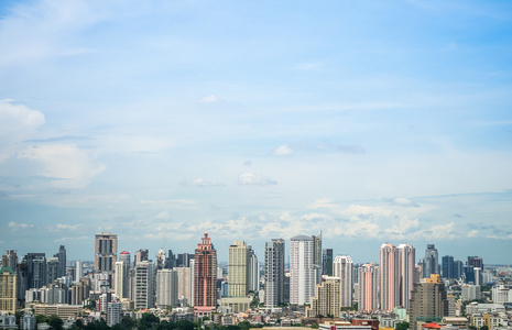 在白天的天空的城市景观