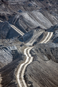 在矿山路