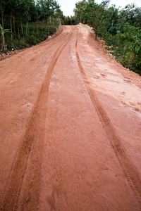 重建路