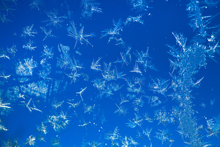 从雪花的冬天背景模糊