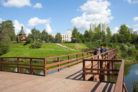 Chermyanka 河上的木桥