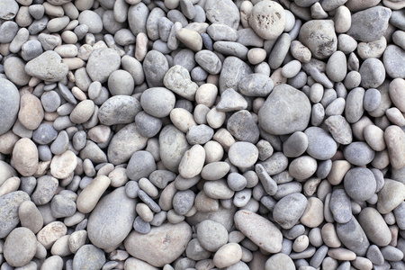 沙滩上的小卵石石头