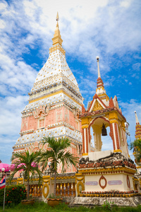 在 Renunakhon 迹象泰国寺庙