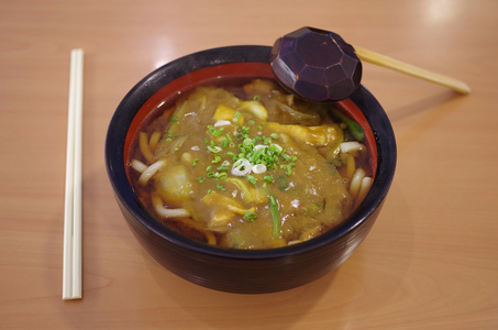 日本咖喱牛肉面照片