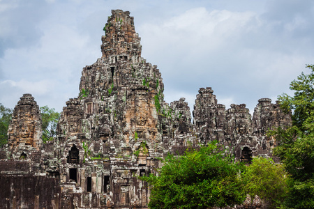 古老的石头面孔，柬埔寨 吴哥的巴戎寺