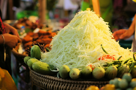 青木瓜沙拉，吃泰国菜