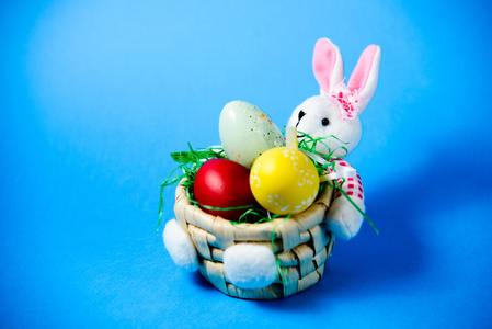 复活节兔子和鸡蛋