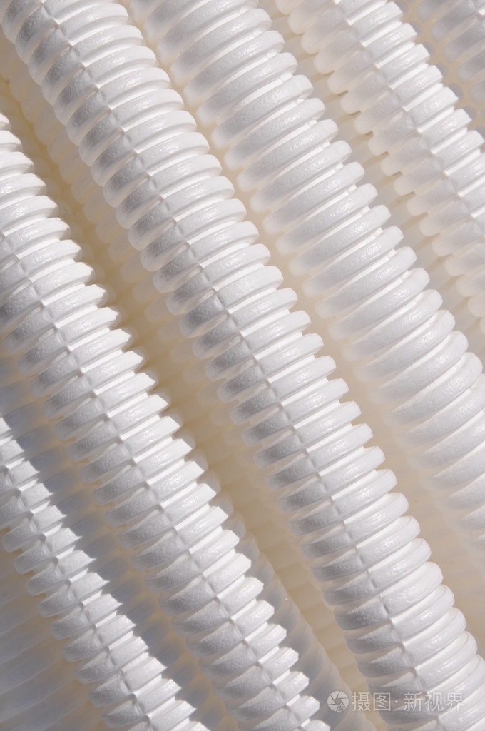 白色塑料波纹管作为背景