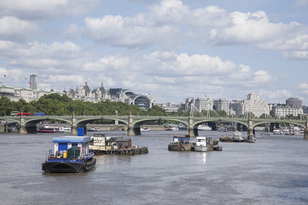 威斯敏斯特桥和泰晤士河伦敦