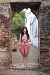 泰国传统服饰中的女性图片