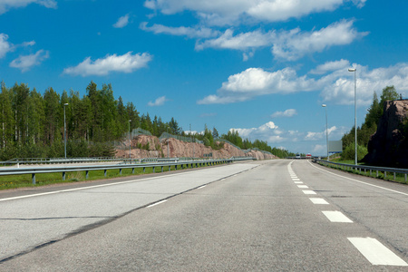 在芬兰公路景观的