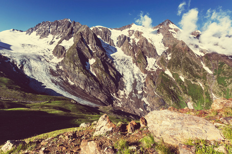 高加索山脉全景