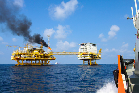 石油和天然气平台在墨西哥湾或海 世界能源 海上石油钻井平台建设
