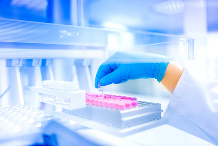 信息实验室科学家手中特别实验室, 医疗环境, 医院详细信息和工具的