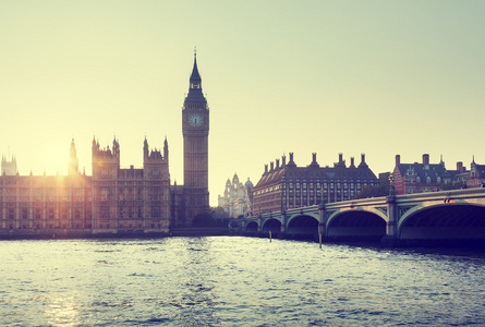大本钟和伦敦西敏寺在日落时分，伦敦，英国
