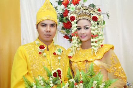 印度尼西亚的新婚夫妇