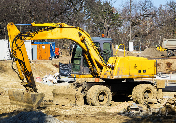 挖掘机在施工现场