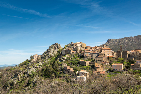 村庄的 Spelonato Balagne 地区的科西嘉