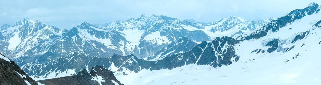 阿尔卑斯山冬季全景奥地利