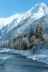 冬季山河奥地利蒂罗尔