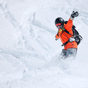 在山的单板滑雪 freerider