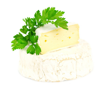 卡门培尔奶酪奶酪配上白色孤立欧芹