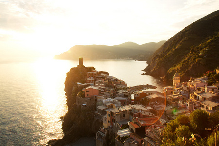 日暮时分，五渔村，意大利 Vernazza 村