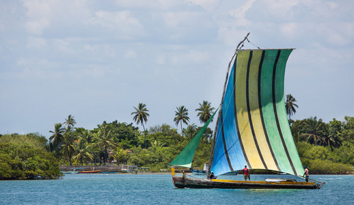 传统手工帆船在巴西亚马逊河