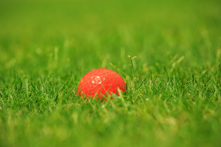 绿色橙色高尔夫球球