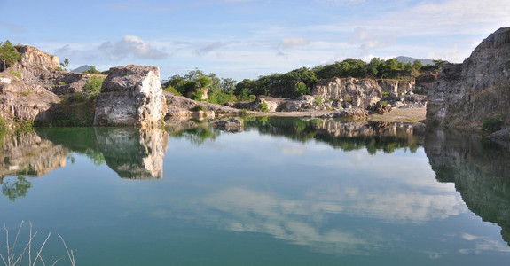 高山湖 Chau Doc 镇