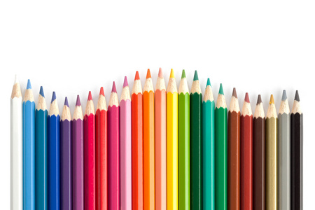 彩色铅笔排列彩色铅笔在排列在白色背景上的颜色轮颜色照片