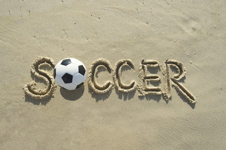 足球手写的足球消息沙滩