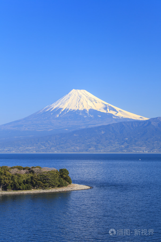 开普 osezaki 和远处的富士山