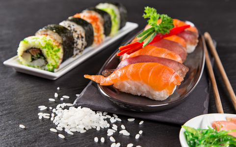 日本海鲜寿司宴图片