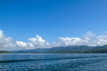 湖和山