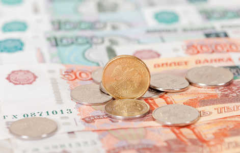 俄罗斯的货币 卢布 纸币和硬币关闭