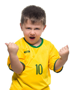 巴西国家足球队球衣的小男孩图片