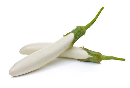 孤立在白色背景上的白色茄子照片