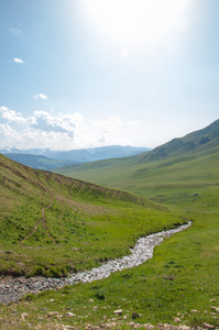 山，山山