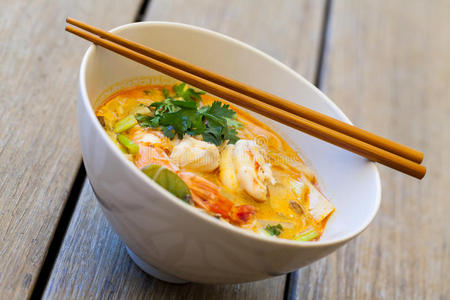 一碗泰国传统汤姆山药汤