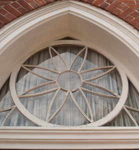 历史教堂的圆形窗户