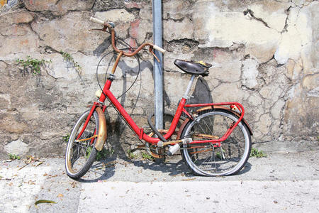 生锈的旧自行车