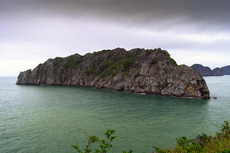 夏龙湾岛。