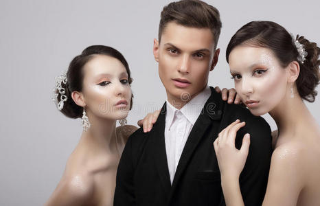 一个胖壮的帅哥图片