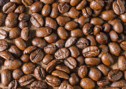 木质背景咖啡豆